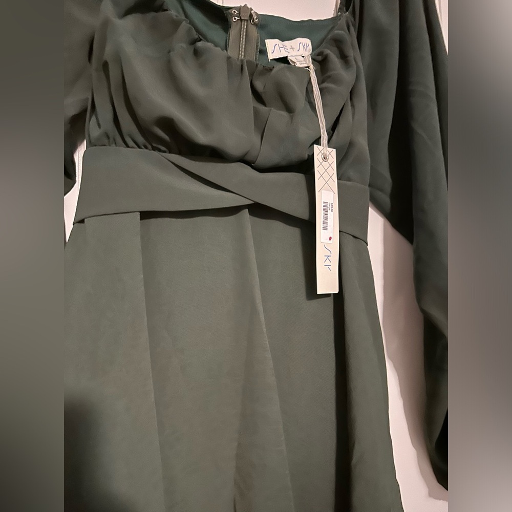 She + Sky NWT Forest Green Ruffle Romper | Size L | Sheer Long Sleeve - Picture 5 of 8